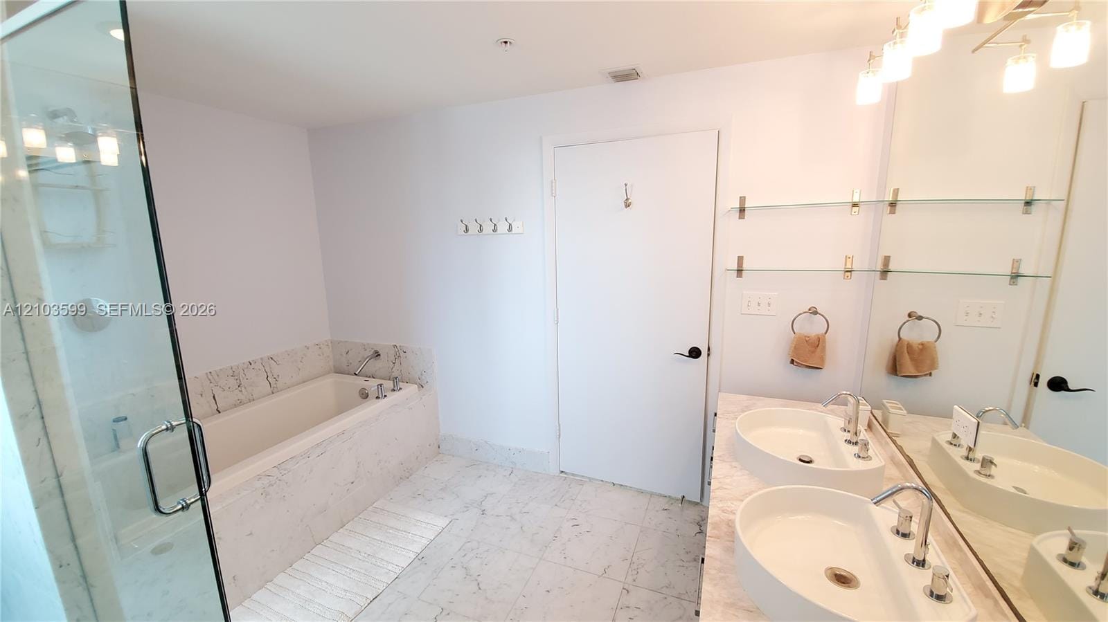 253 NE 2nd Street 1809, Miami, FL 33132 photo 18