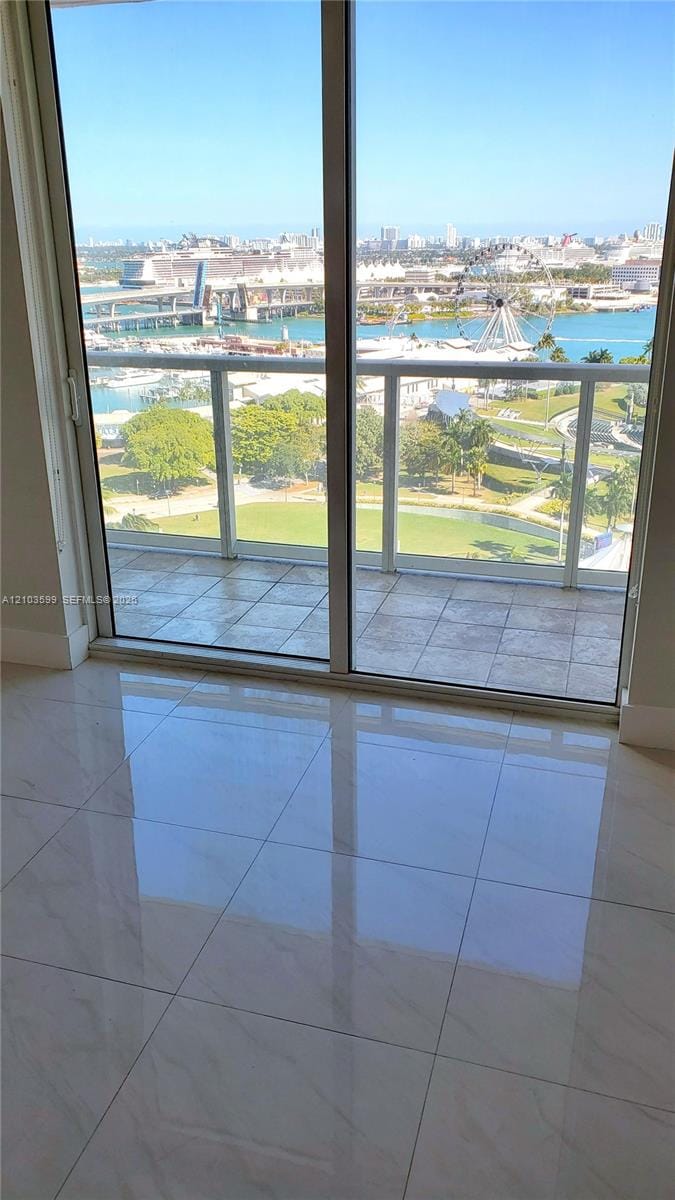 253 NE 2nd Street 1809, Miami, FL 33132 photo 5