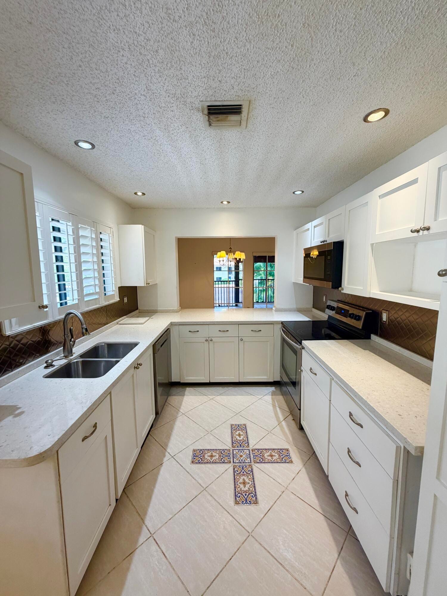 40 Pelican Pointe Drive 205 — photo 11