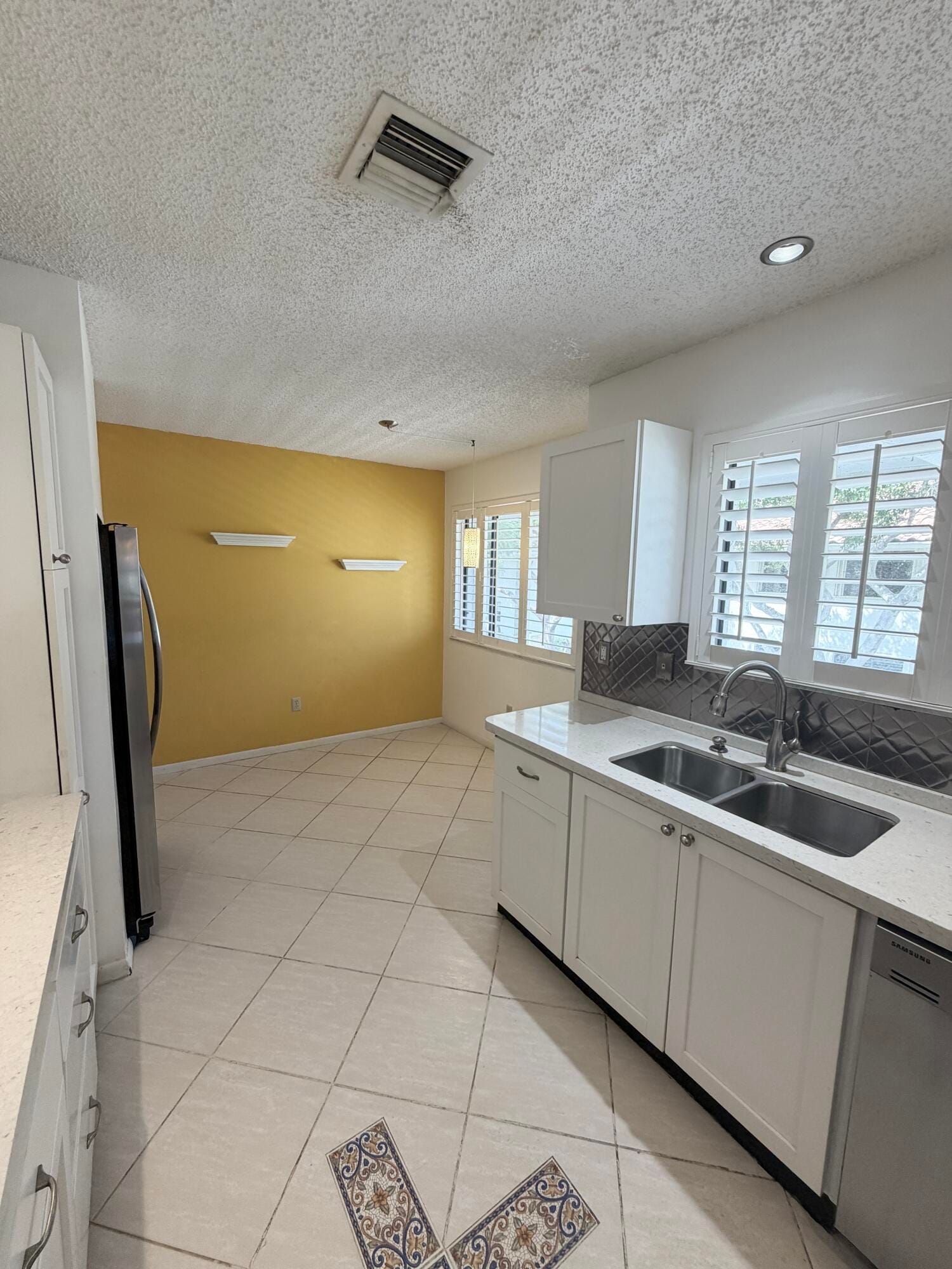 40 Pelican Pointe Drive 205 — photo 12