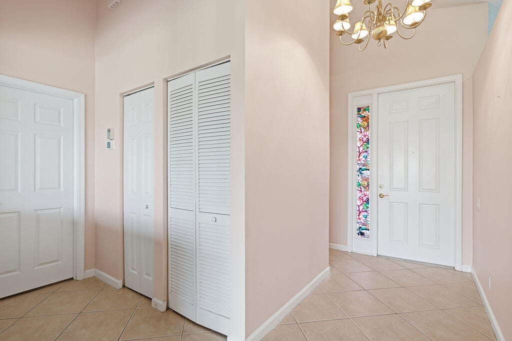 392 NW BREEZY POINT Loop, Port St. Lucie, FL 34986 photo 15