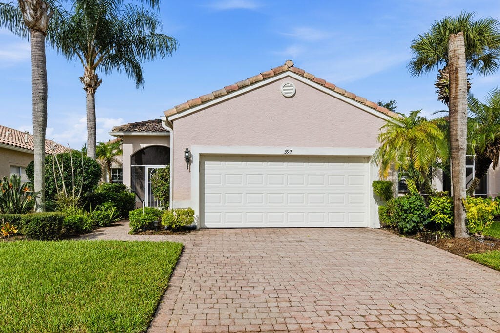 392 NW BREEZY POINT Loop, Port St. Lucie, FL 34986 photo 3