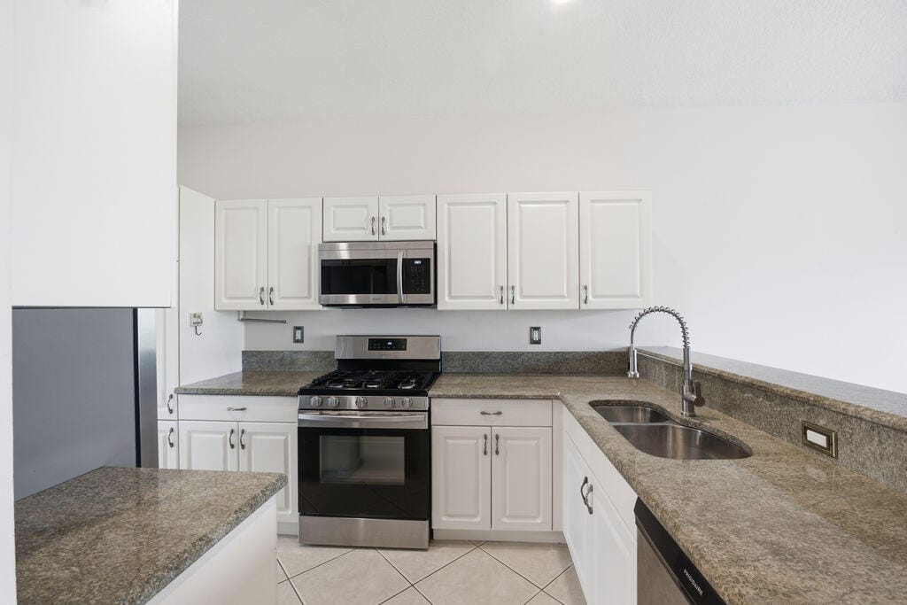 392 NW BREEZY POINT Loop, Port St. Lucie, FL 34986 photo 8