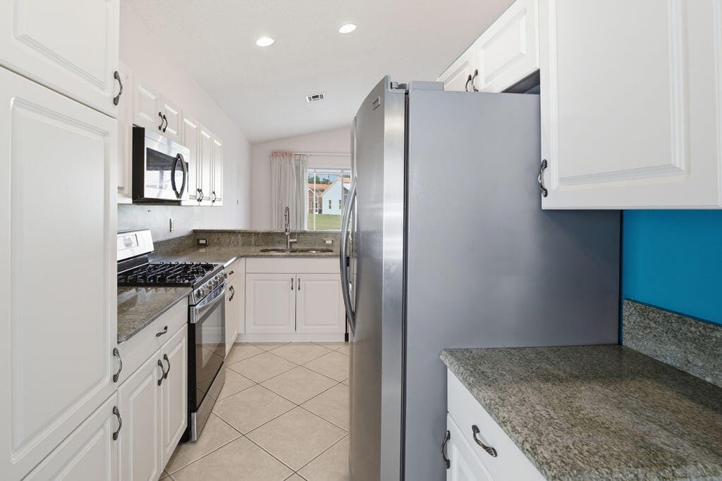 392 NW BREEZY POINT Loop, Port St. Lucie, FL 34986 photo 9