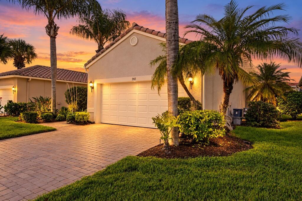 392 NW BREEZY POINT Loop, Port St. Lucie, FL 34986