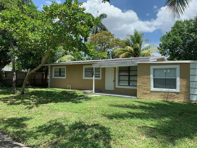 1729 NW 16th Avenue, Fort Lauderdale, FL 33311