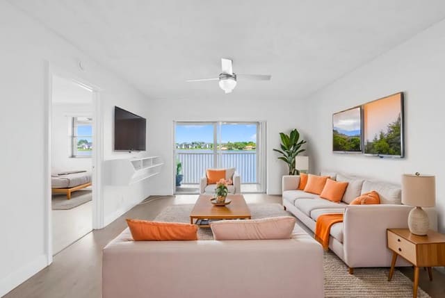 5510 LAKESIDE Drive 201, Margate, FL 33063