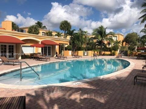 17911 NW 68th Avenue N207, Hialeah, FL 33015 photo 2
