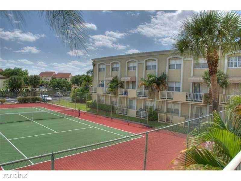 17911 NW 68th Avenue N207, Hialeah, FL 33015 photo 19