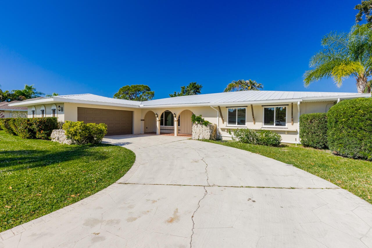 1425 SE SUNSHINE Avenue, Port St. Lucie, FL 34952