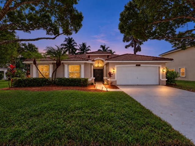 5574 Bermuda Dunes Circle, Lake Worth, FL 33463