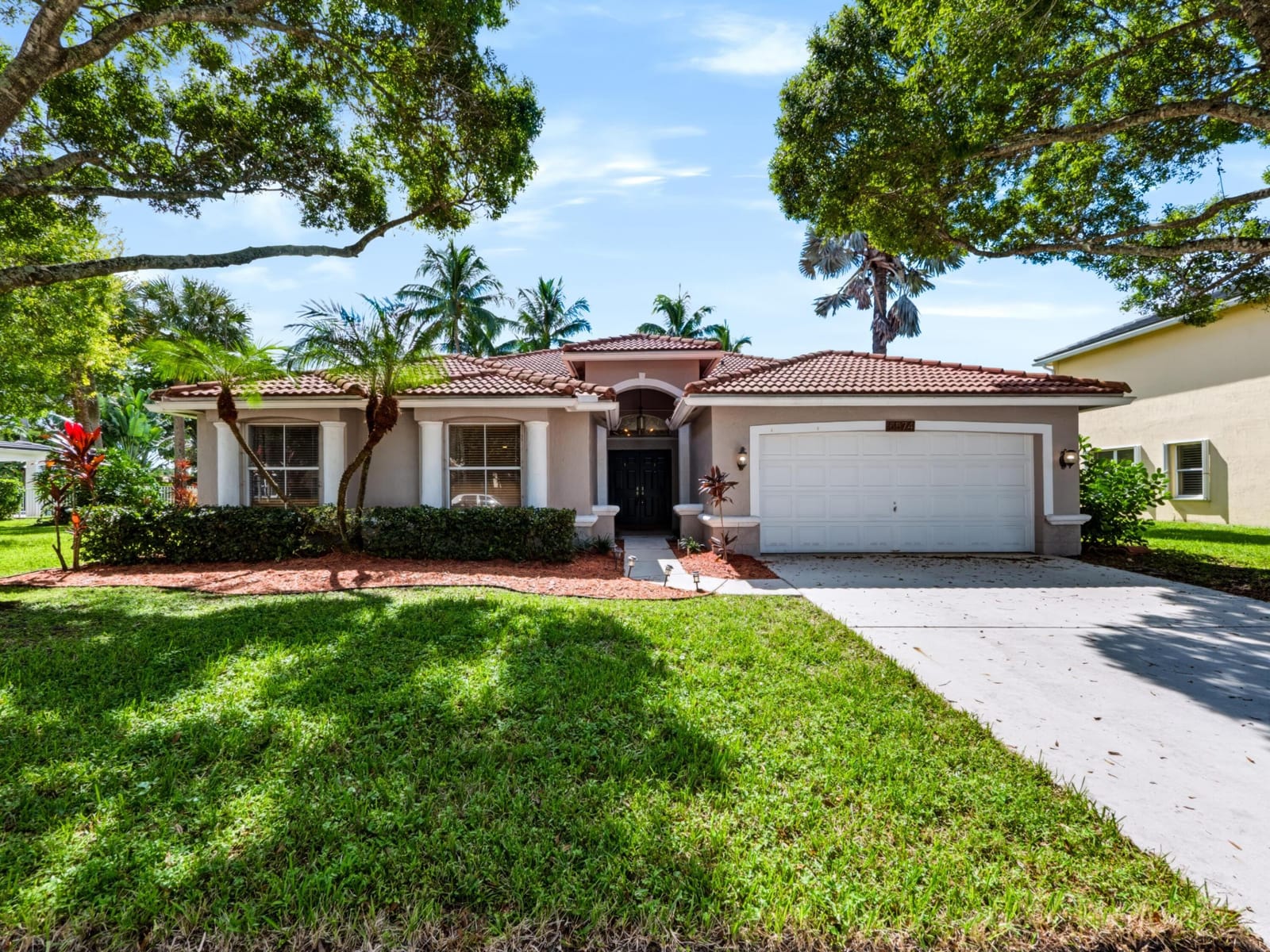 5574 Bermuda Dunes Circle — photo 2