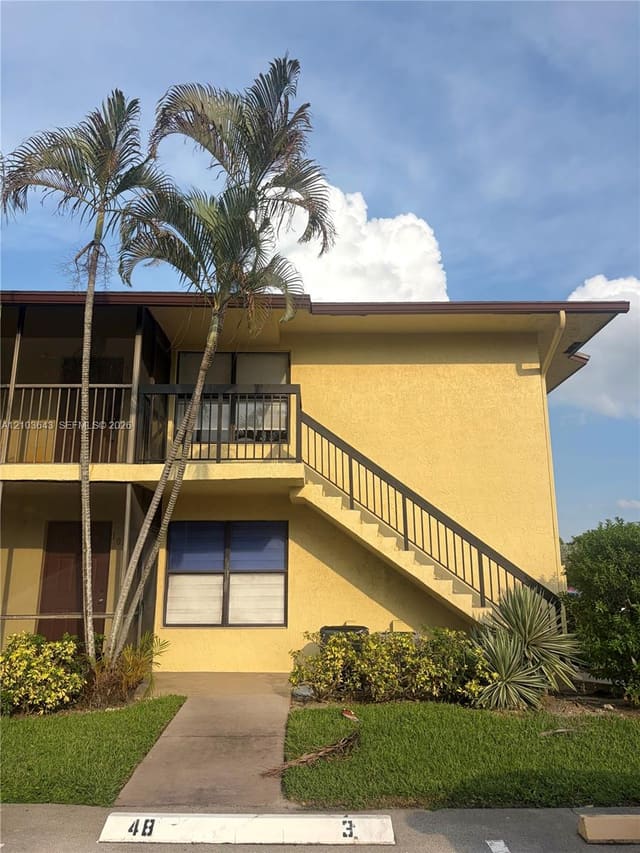 10023 Winding Lake Road 202, Sunrise, FL 33351