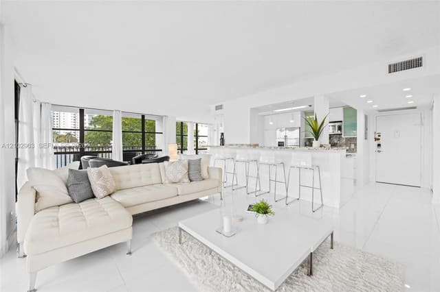 800 Parkview Drive 221, Hallandale Beach, FL 33009