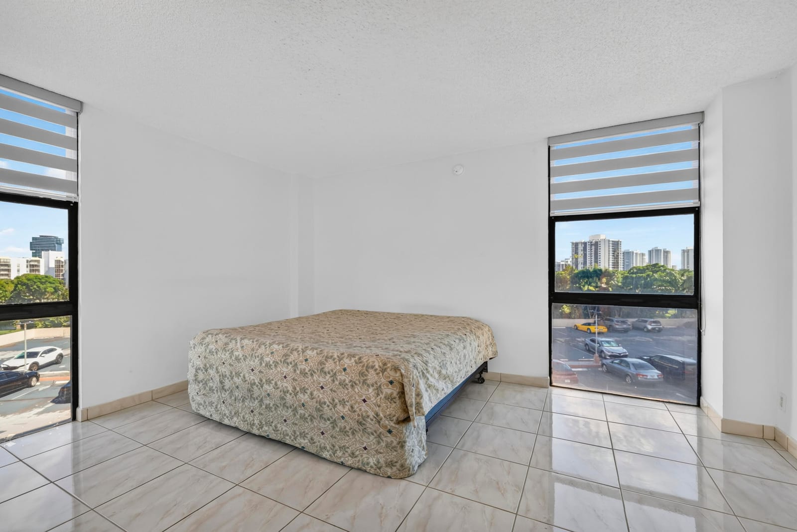 20301 W COUNTRY CLUB Drive 523 — photo 11
