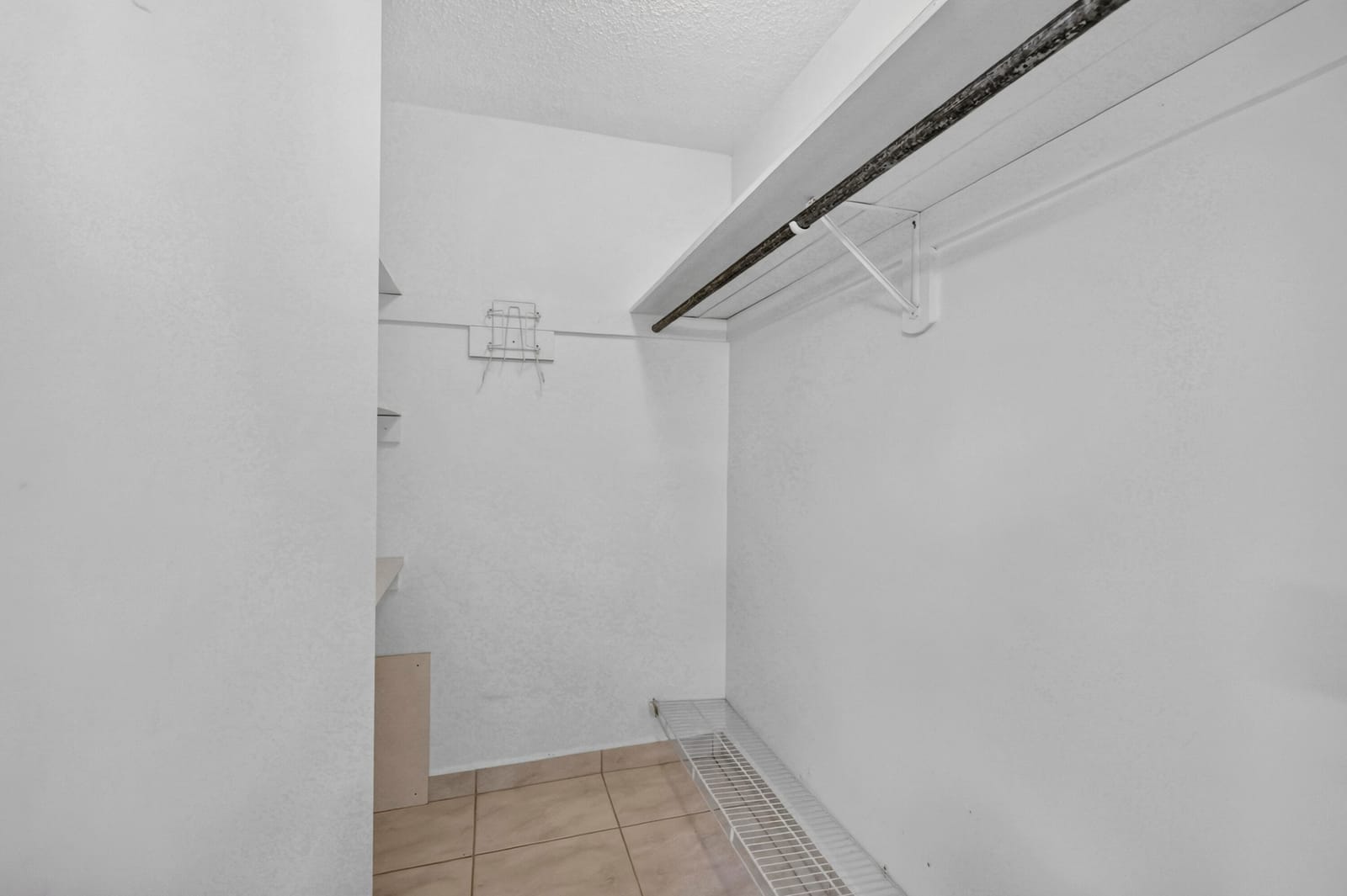 20301 W COUNTRY CLUB Drive 523, Aventura, FL 33180 photo 14