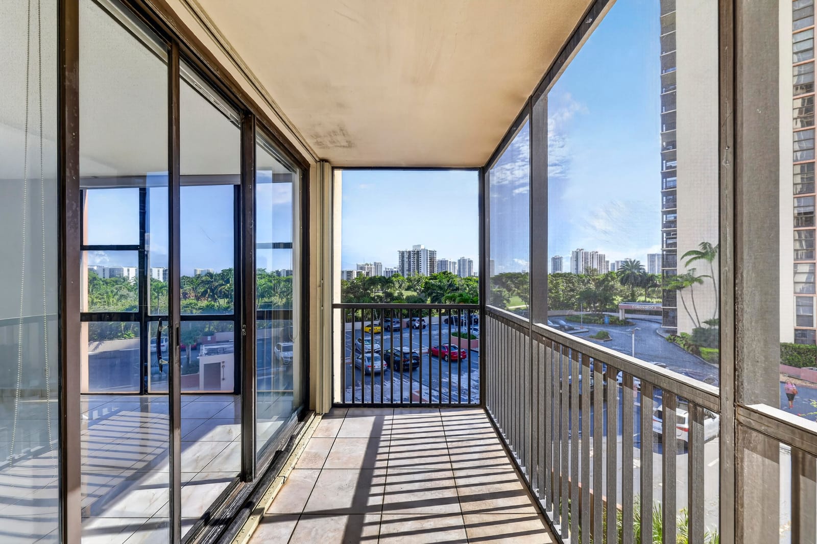 20301 W COUNTRY CLUB Drive 523, Aventura, FL 33180 photo 23