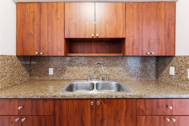 1142 NE 15th Avenue B, Fort Lauderdale, FL 33304