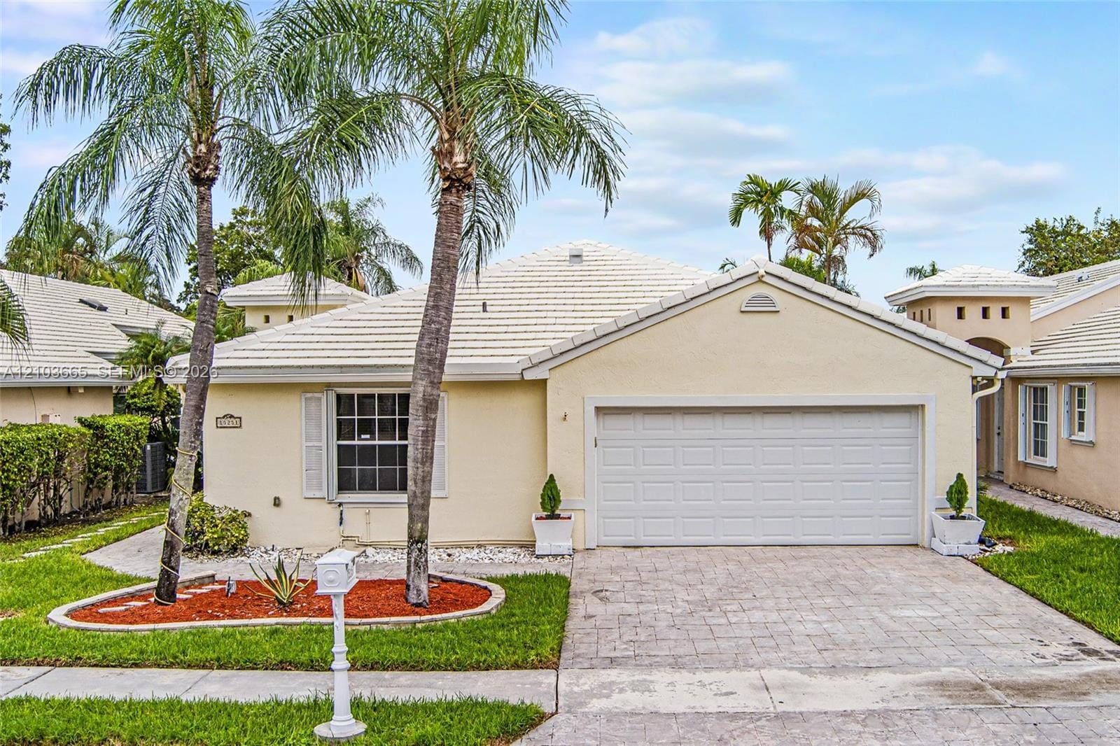 15251 Wilshire Way, Pembroke Pines, FL 33027 photo 2