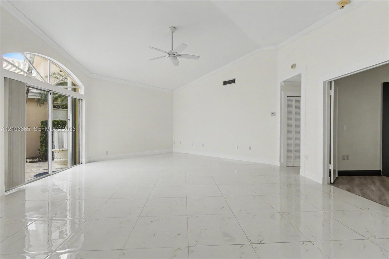 15251 Wilshire Way, Pembroke Pines, FL 33027 photo 11