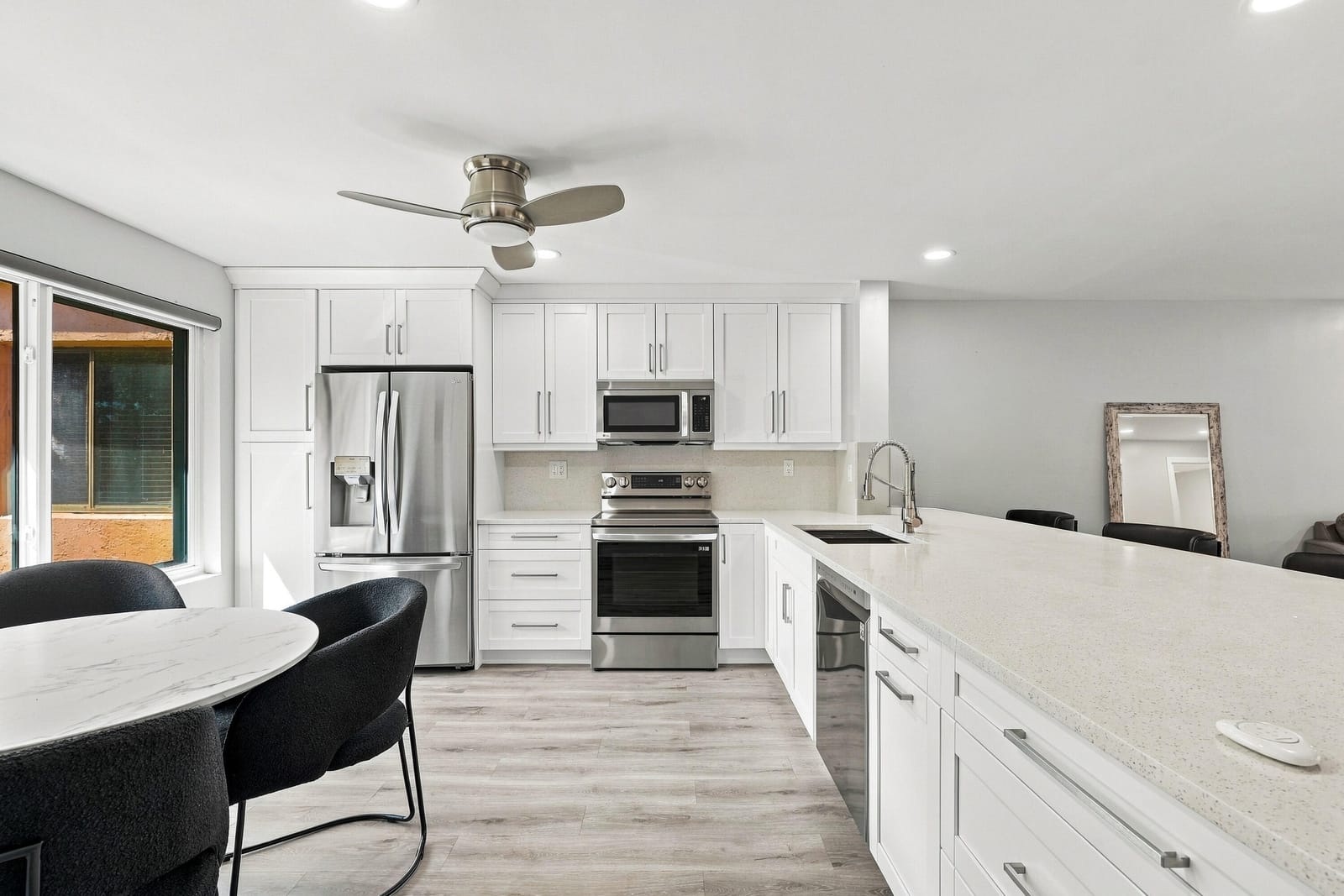 11172 GREEN LAKE Drive 203 — photo 5