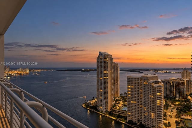 325 S Biscayne Boulevard 3921, Miami, FL 33131