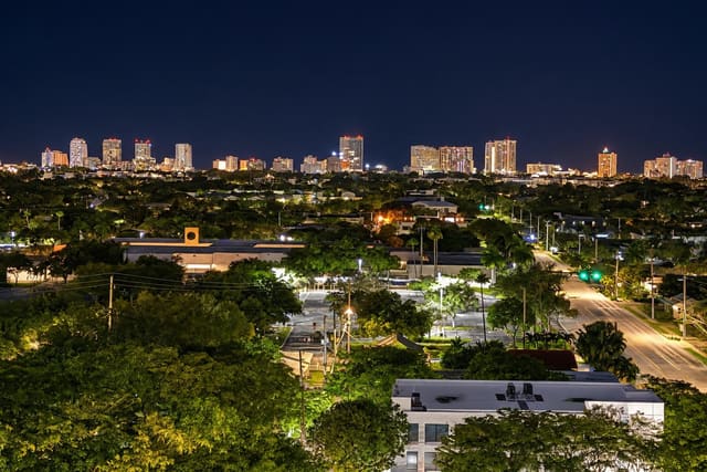 100 N FEDERAL Highway 1416, Fort Lauderdale, FL 33301