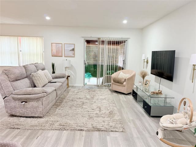 18111 NW 68th Avenue G206, Hialeah, FL 33015