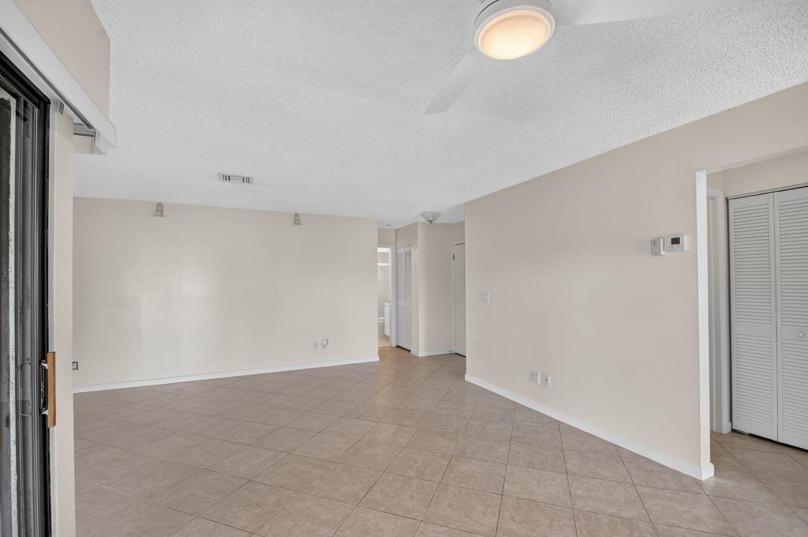 6102 WOODLAKE Boulevard — photo 6