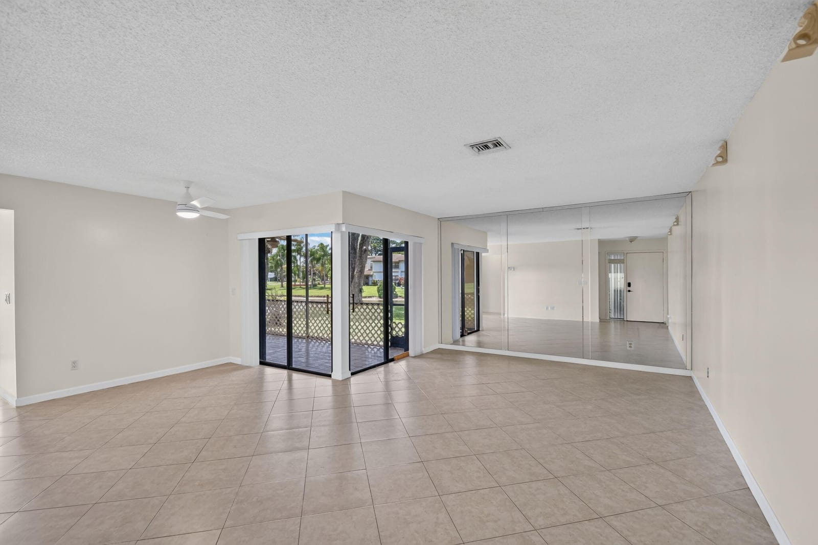 6102 WOODLAKE Boulevard — photo 8
