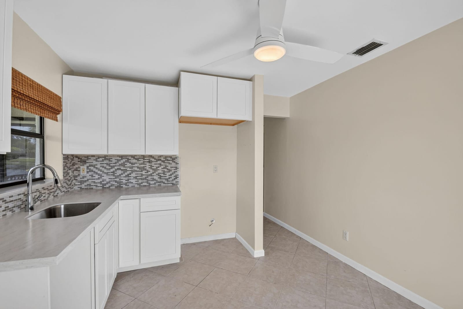 6102 WOODLAKE Boulevard — photo 10