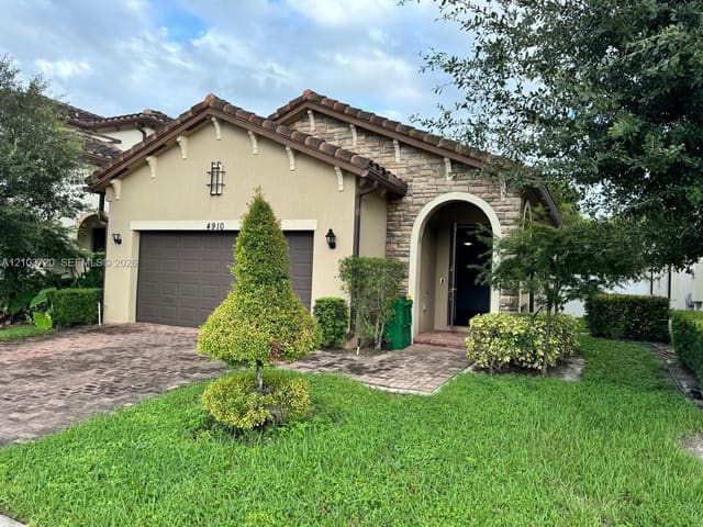 4910 NW 48th Lane, Tamarac, FL 33319