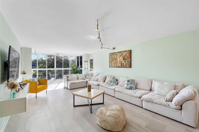 4261 W Palm Aire Drive Unit 203, Pompano Beach, FL 33069
