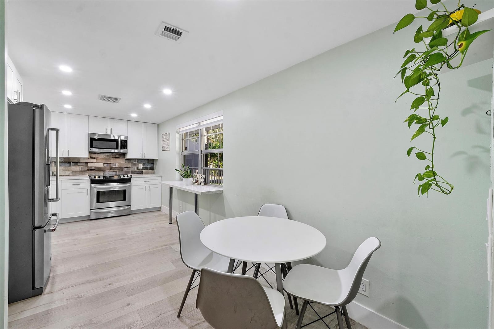 4261 W Palm Aire Drive Unit 203, Pompano Beach, FL 33069 photo 12