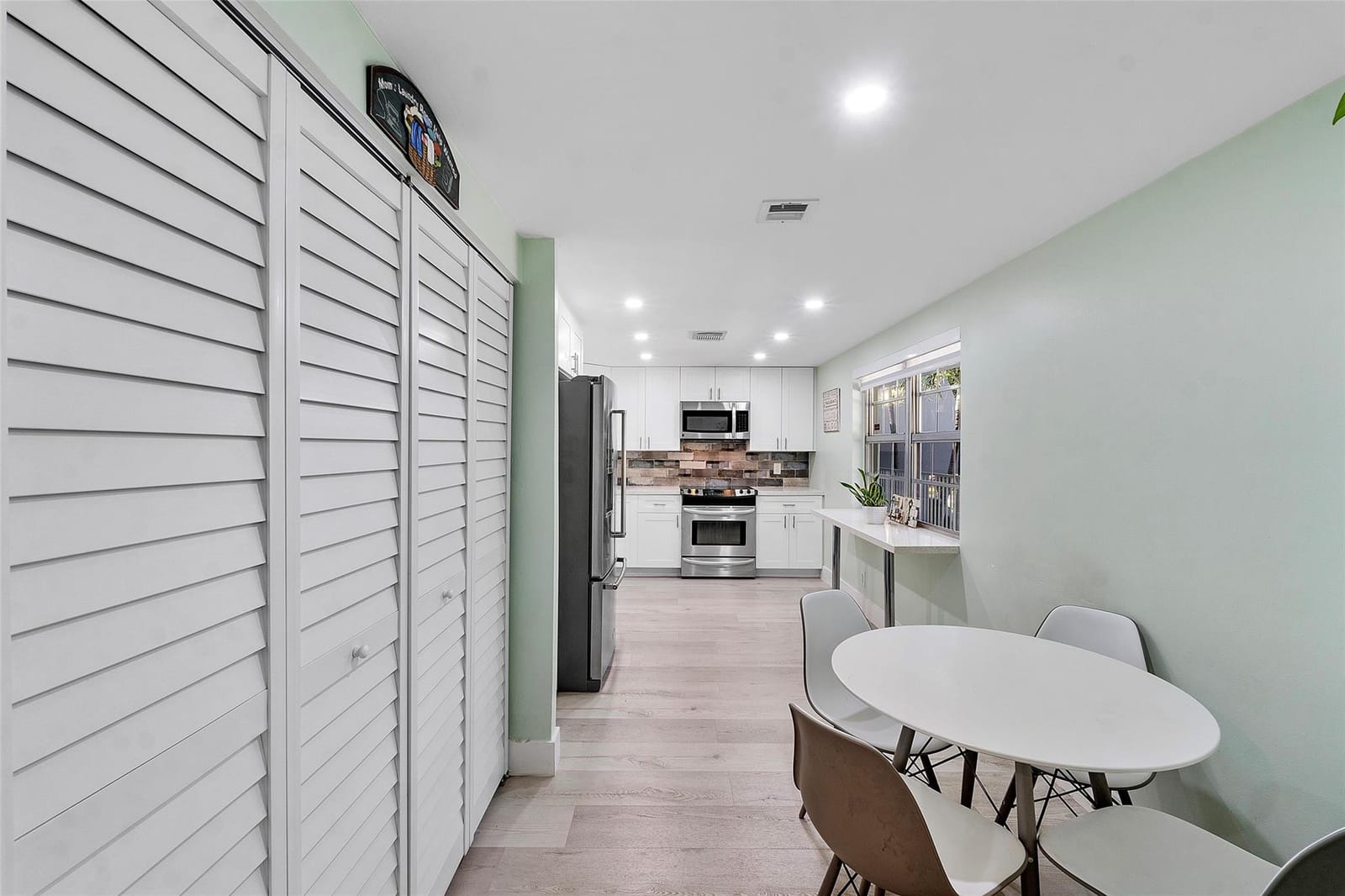 4261 W Palm Aire Drive Unit 203, Pompano Beach, FL 33069 photo 13