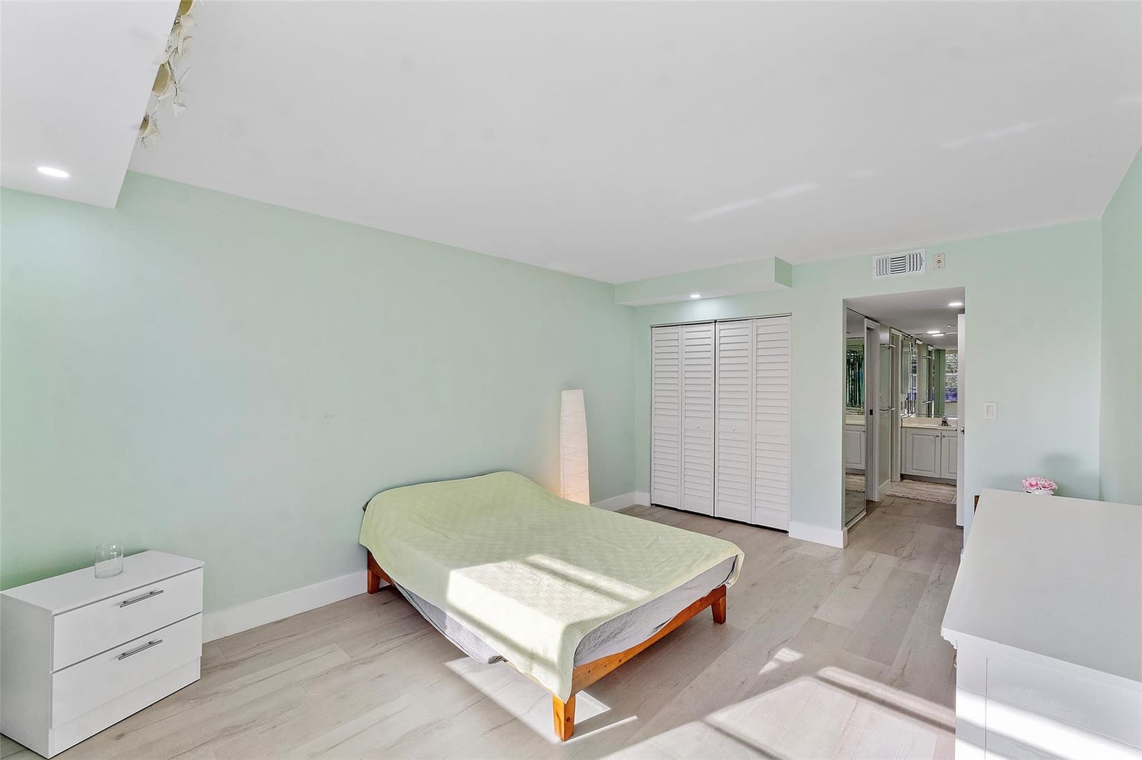 4261 W Palm Aire Drive Unit 203, Pompano Beach, FL 33069 photo 16