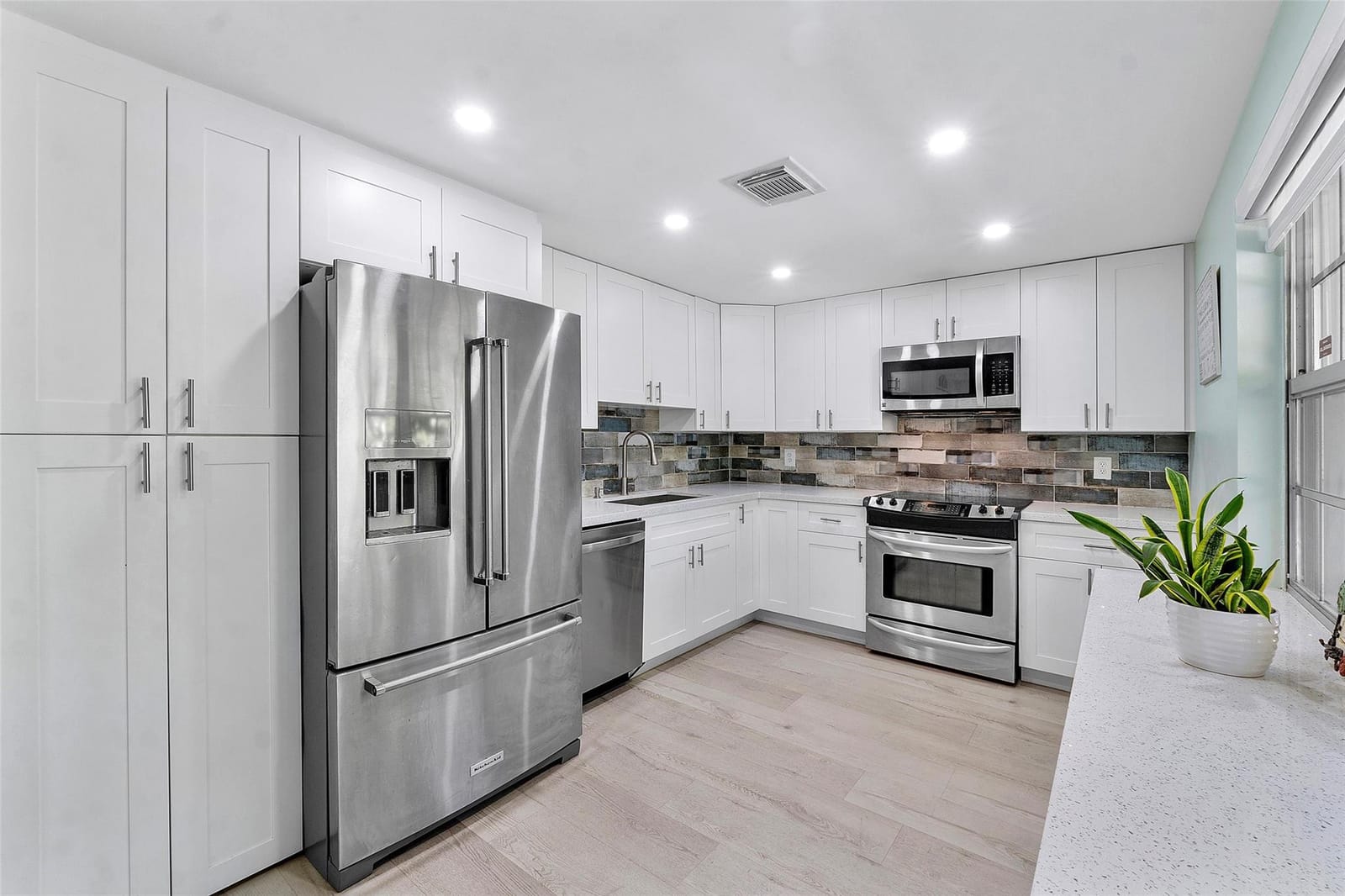 4261 W Palm Aire Drive Unit 203, Pompano Beach, FL 33069 photo 9