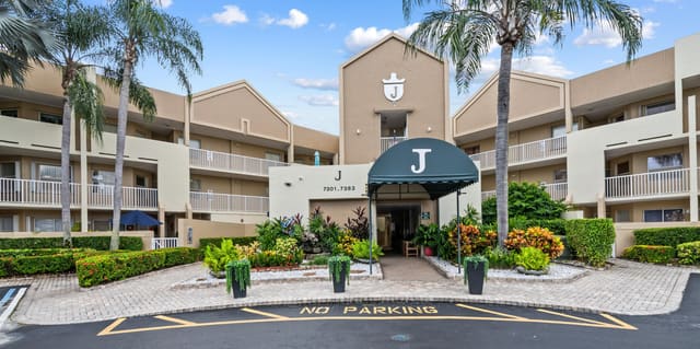 7361 Granville Drive 303, Tamarac, FL 33321
