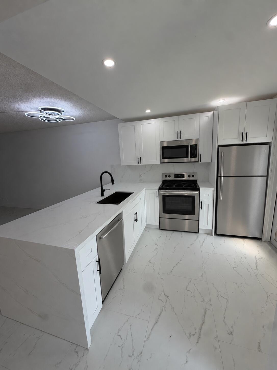 2161 NE 1ST Court 105, Boynton Beach, FL 33435