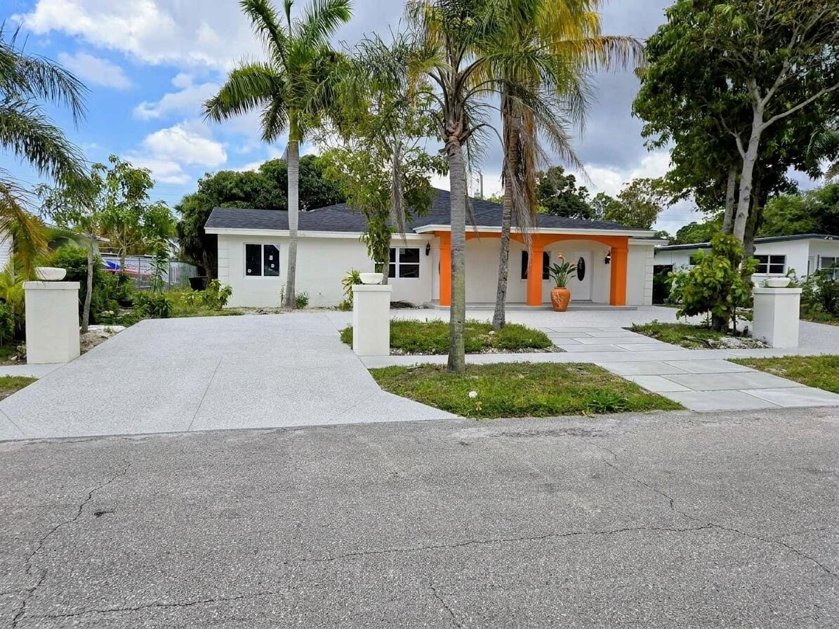 424 E ILEX Drive, Lake Park, FL 33403