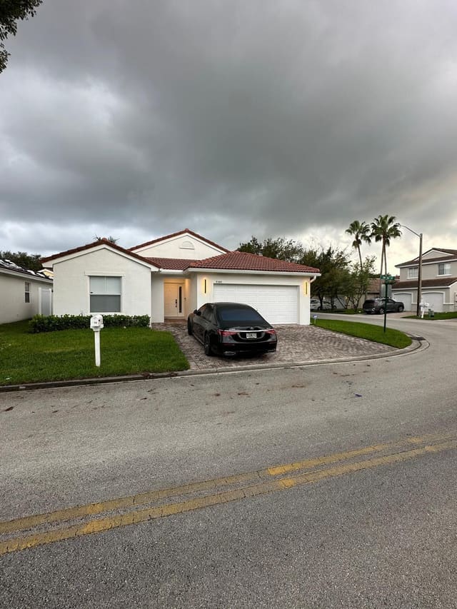 3380 SW 50TH Street, Hollywood, FL 33312