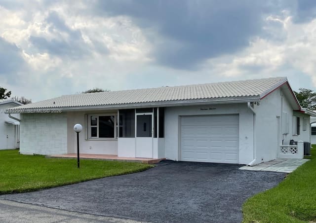 1411 NW 85th Way, Plantation, FL 33322