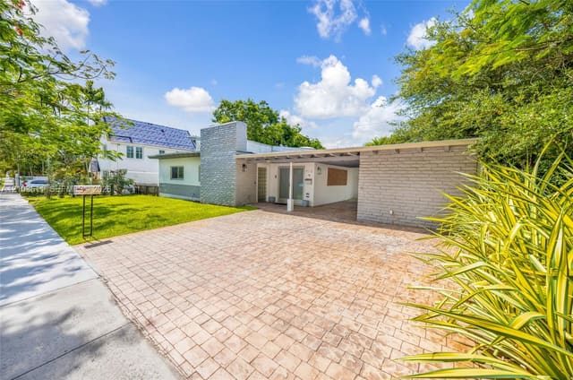 910 NE 81st Street 910, Miami, FL 33138