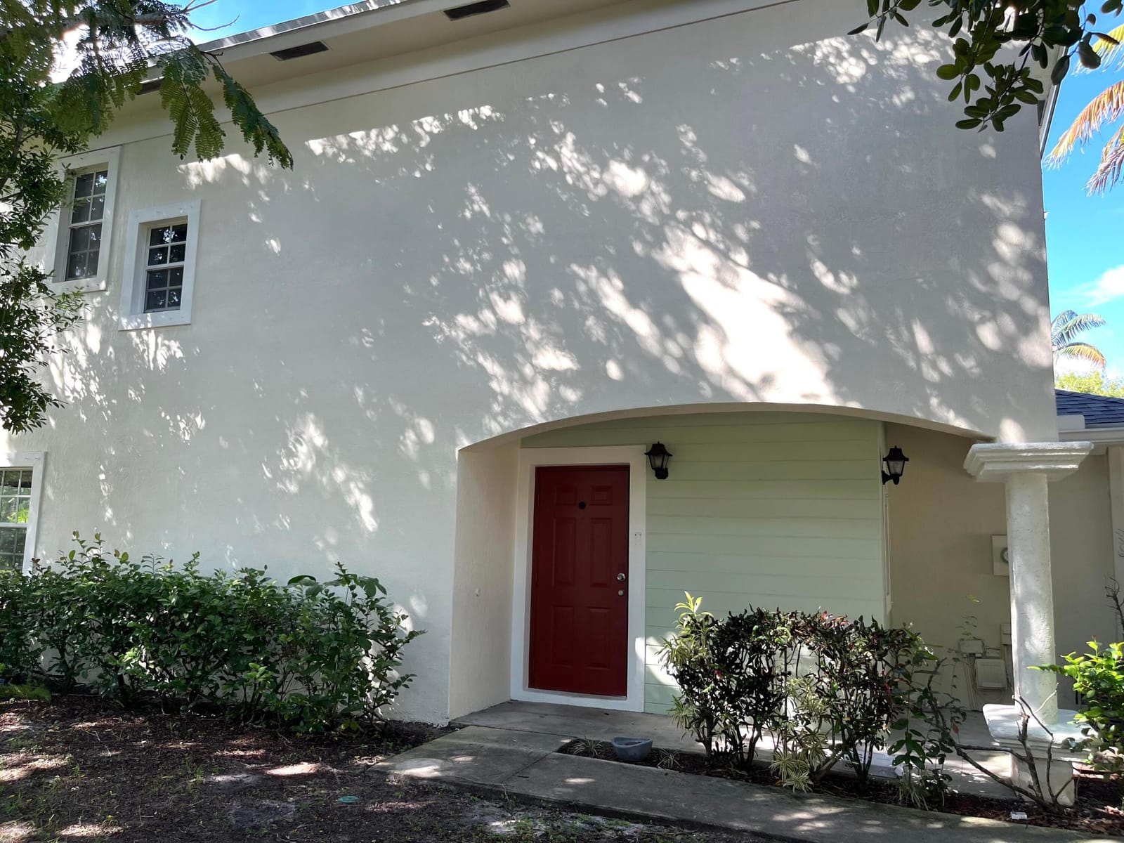 3 bedroom home for sale at 4335 Emerald, Lake Worth, FL 33461 — $2,700