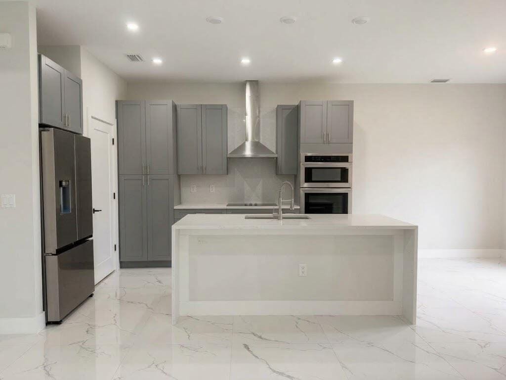 2405 CONWAY Avenue N — photo 3