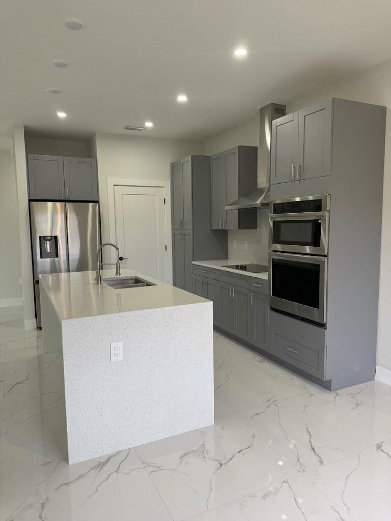 2405 CONWAY Avenue N — photo 4