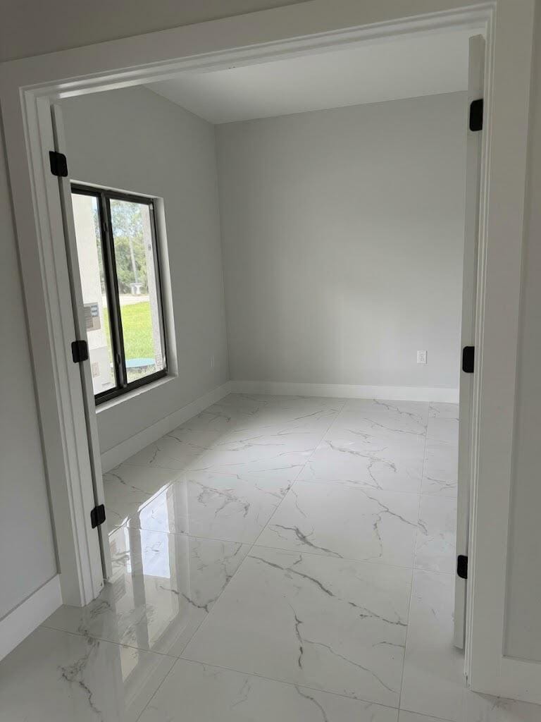 2405 CONWAY Avenue N — photo 9