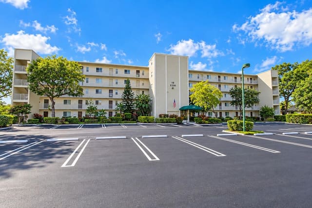 2230 N CYPRESS BEND Drive 410, Pompano Beach, FL 33069