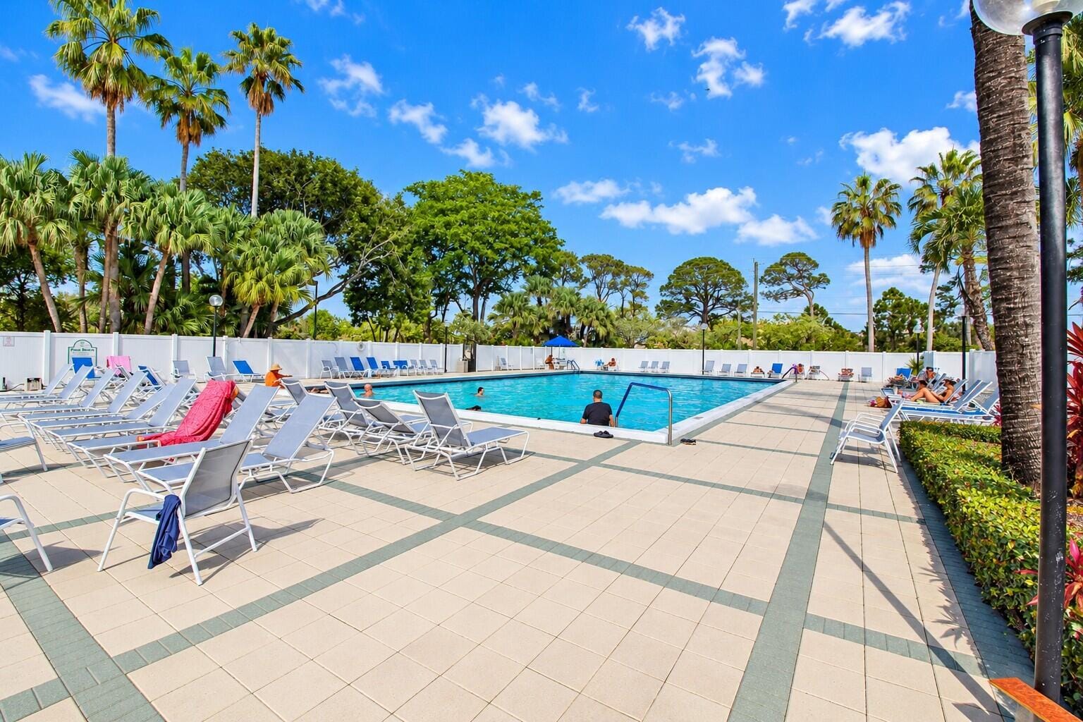 2230 N CYPRESS BEND Drive 410, Pompano Beach, FL 33069 photo 2