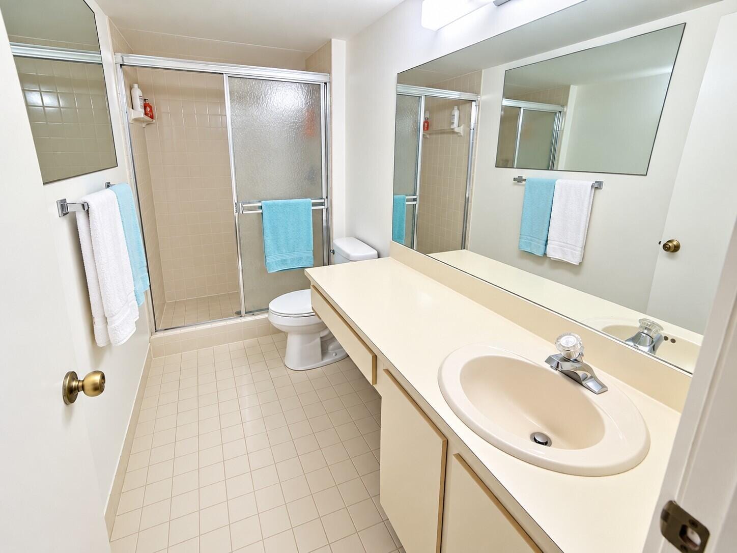 2230 N CYPRESS BEND Drive 410, Pompano Beach, FL 33069 photo 12